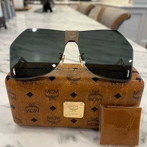 MCM Sunglasses Shiny Frameless Gold/Grey with MCM Case 135S 738